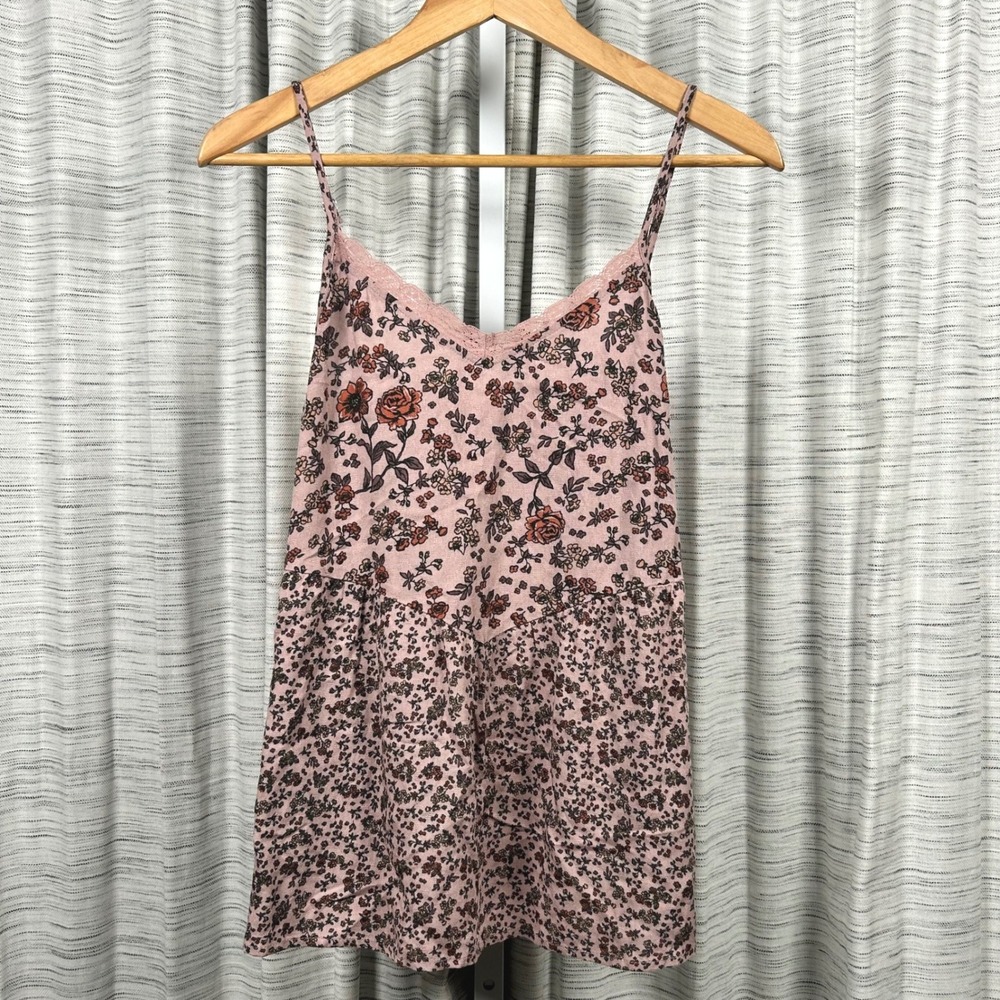 Maurices Cami Tank Top Pink Womens Medium Floral Lace Trim Adjustable EUC